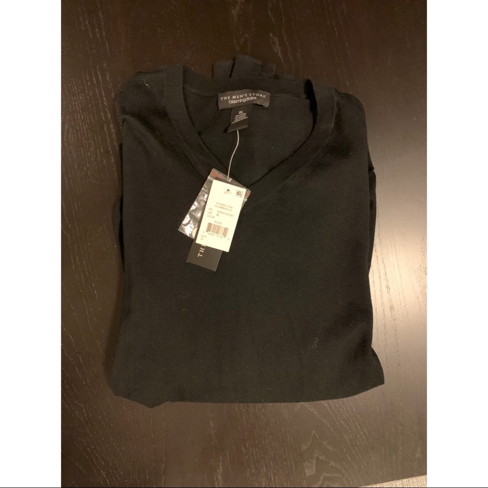 The Men’s Store at Bloomingdales V neck Cashmere sweater